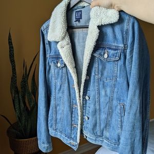 Denim Jacket with Fleece - The GAP
